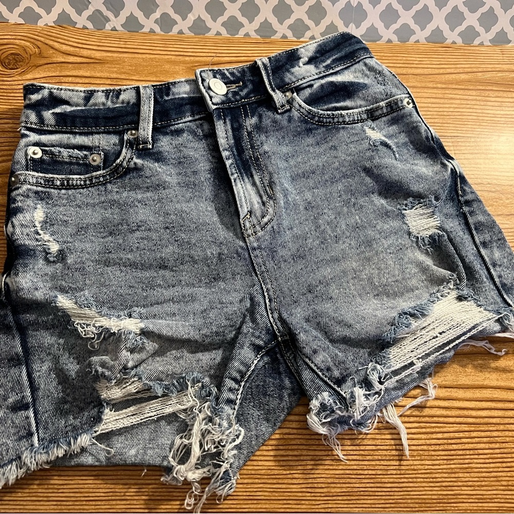 No Boundaries junior denim shorts